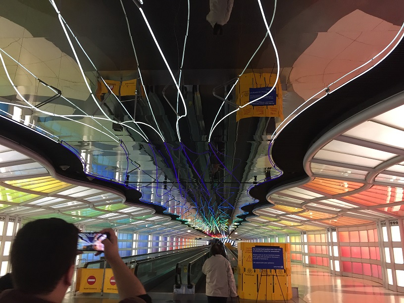 O aeroporto de Chicago é realmente lindo